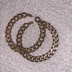 Chain style hoops.